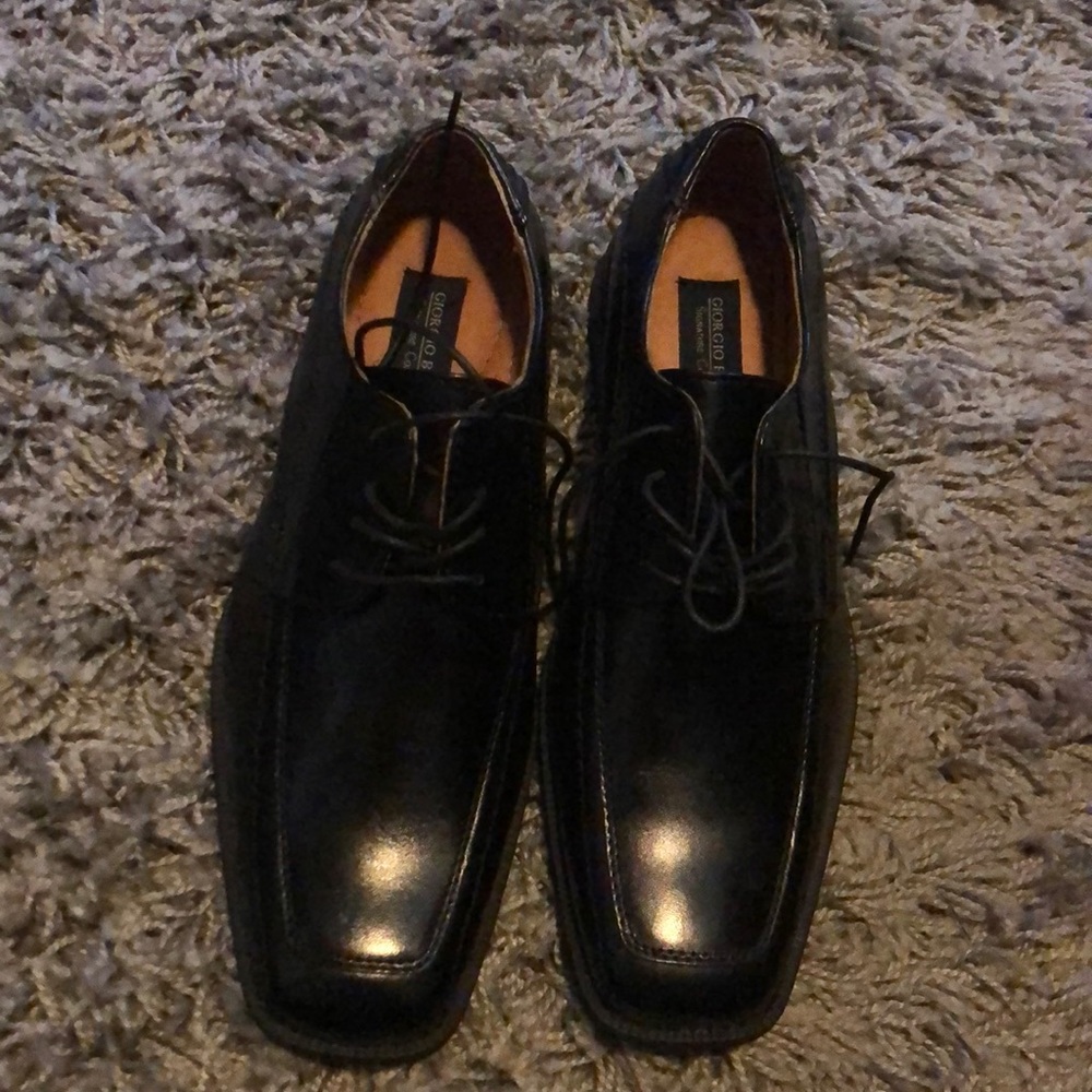 Black leather dress shoes